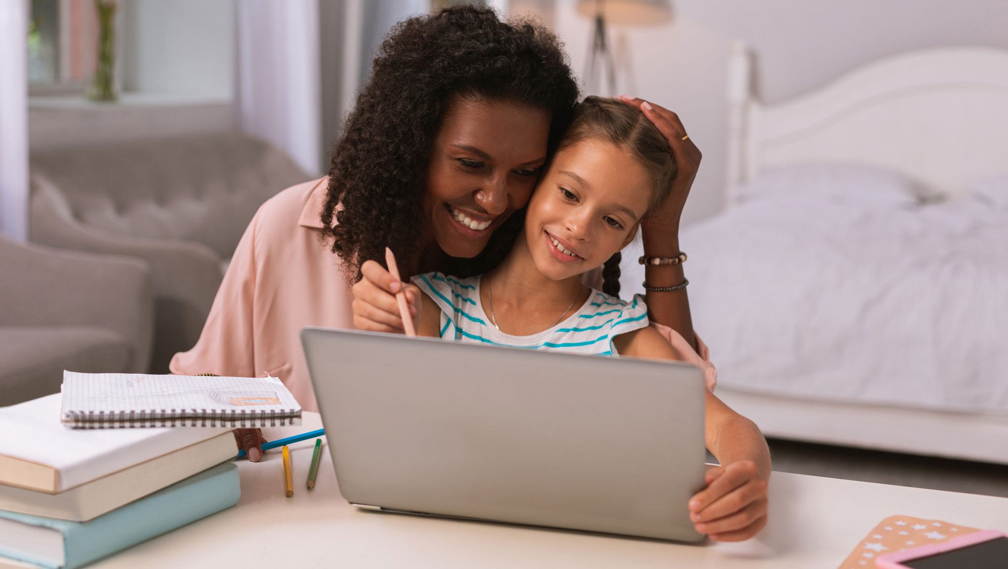 Virtual Prep student with her mother - Virtual Prep of Washington - Tuition-free online school